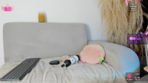 Snapshot of miafisher_ chatting on 10-21-25, 03:57 Miafisher online show from 10-21-25, 03:57