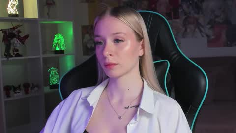 Mia online show from 12-02-25, 05:30