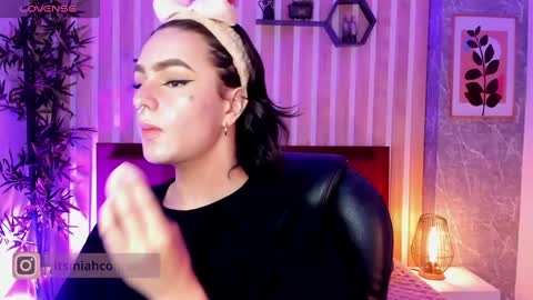 Snapshot of miah_connor chatting on 11-23-25, 07:46 Mia Connor online show from 11-23-25, 07:46