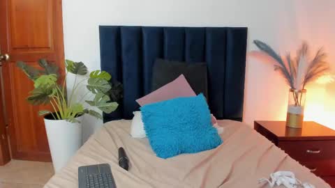 miahertz online show from 09-16-25, 03:40