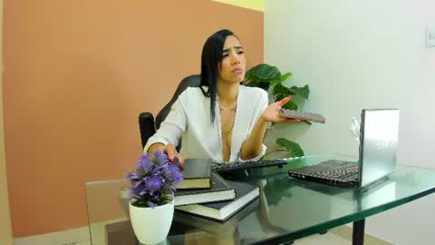 Snapshot of miakarsson chatting on 07-31-26, 08:41 Mia online show from 07-31-26, 08:41