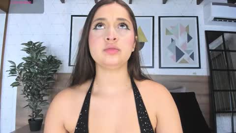 Mia  online show from 10-17-25, 03:53