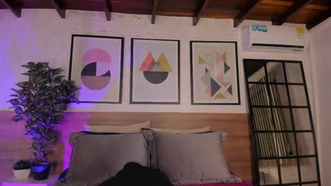 Mia  online show from 04-11-26, 03:55