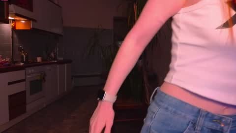 Snapshot of miakeler chatting on 01-23-25, 10:33 milanaaaa online show from 01-23-25, 10:33