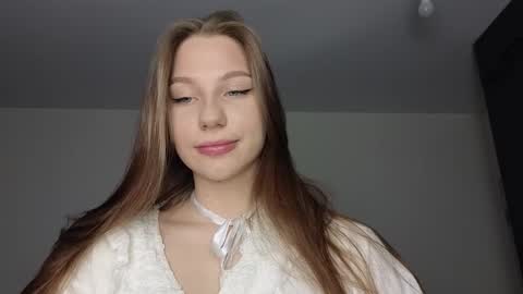 Snapshot of miakeler chatting on 02-25-25, 09:24 milanaaaa online show from 02-25-25, 09:24