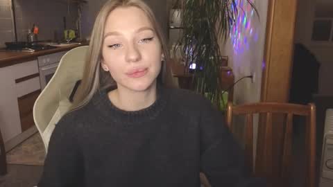 Snapshot of miakeler chatting on 03-06-25, 05:00 milanaaaa online show from 03-06-25, 05:00