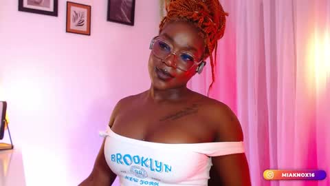 Mia online show from 12-10-24, 11:19