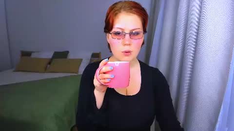 Snapshot of mialacrice chatting on 06-09-26, 07:36 mialacrice online show from 06-09-26, 07:36