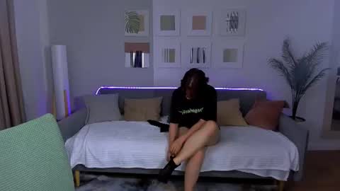 Snapshot of mialacrice chatting on 06-21-26, 07:27 mialacrice online show from 06-21-26, 07:27