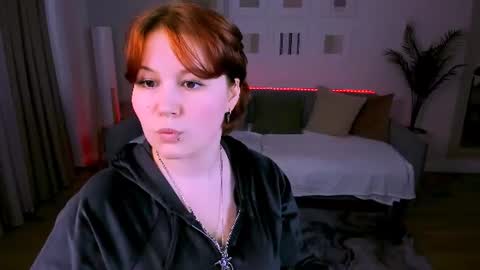 Snapshot of mialacrice chatting on 06-29-26, 11:32 mialacrice online show from 06-29-26, 11:32