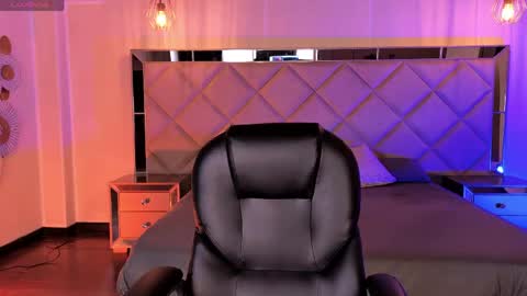 Snapshot of mialaurence_ chatting on 06-08-26, 07:47 Call me Mia online show from 06-08-26, 07:47