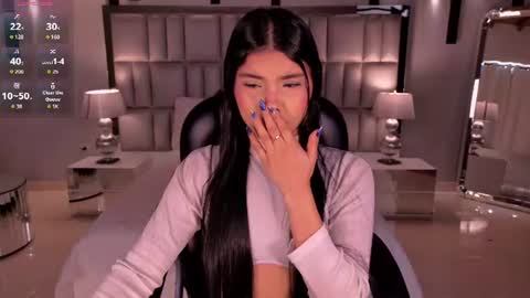 Snapshot of mialaurence_ chatting on 06-28-26, 05:19 Call me Mia online show from 06-28-26, 05:19