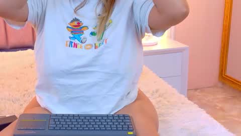 Mia online show from 02-27-26, 03:17