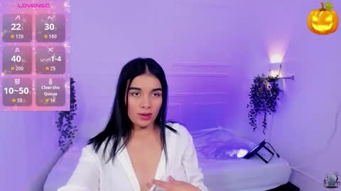 Snapshot of mialux5 chatting on 11-07-25, 12:05 mialux5 online show from 11-07-25, 12:05