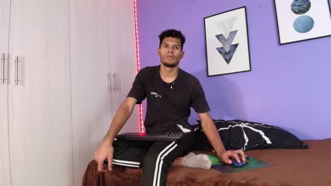 Mia online show from 02-07-25, 06:56