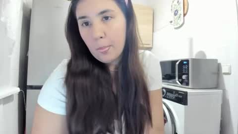 Snapshot of miamarrone chatting on 11-11-25, 06:30 MiaMarrone online show from 11-11-25, 06:30