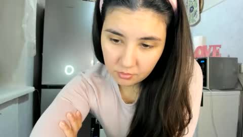 Snapshot of miamarrone chatting on 12-19-25, 08:05 MiaMarrone online show from 12-19-25, 08:05