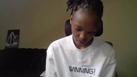 Muffin online show from 04-13-26, 02:44