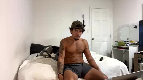 Snapshot of miamiclos1 chatting on 01-15-26, 01:59 miamiclos1 online show from 01-15-26, 01:59