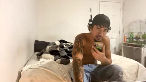 Snapshot of miamiclos1 chatting on 01-17-26, 03:33 miamiclos1 online show from 01-17-26, 03:33