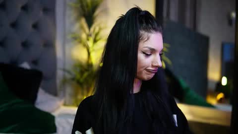 Snapshot of miamicoffee chatting on 10-03-25, 07:22 Miami online show from 10-03-25, 07:22