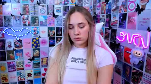 Snapshot of miamilas chatting on 10-17-25, 05:04 miamilas online show from 10-17-25, 05:04