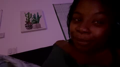 Snapshot of miamiworld chatting on 01-07-25, 11:45 MiamiWorld online show from 01-07-25, 11:45