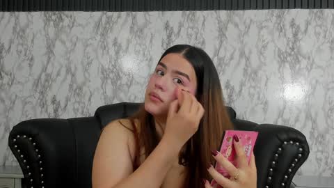 Mia   -5 7001400 Follow  online show from 01-28-25, 12:43