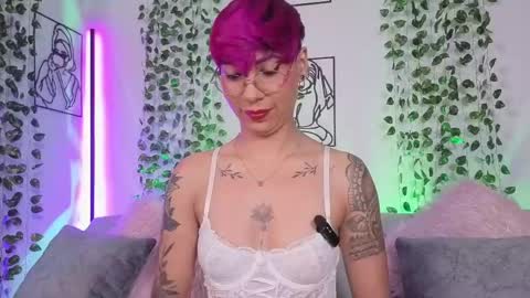 Snapshot of miamorgann chatting on 04-19-26, 02:05 Mia Morgann online show from 04-19-26, 02:05