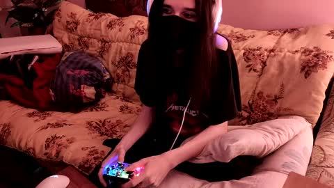 Snapshot of miaowhowl chatting on 01-28-25, 05:35 Kristien online show from 01-28-25, 05:35