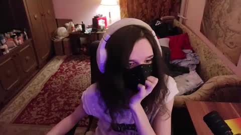 Snapshot of miaowhowl chatting on 10-31-25, 05:58 Kristien online show from 10-31-25, 05:58