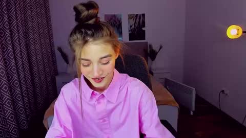 Snapshot of miapaw chatting on 12-01-24, 05:13 Mia online show from 12-01-24, 05:13