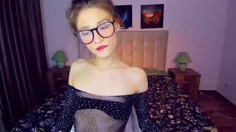 Snapshot of miapaw chatting on 12-07-24, 09:44 Mia online show from 12-07-24, 09:44