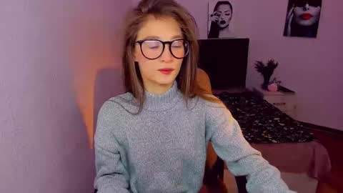 Snapshot of miapaw chatting on 12-10-24, 06:06 Mia online show from 12-10-24, 06:06