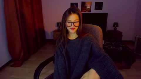 Snapshot of miapaw chatting on 12-20-24, 06:02 Mia online show from 12-20-24, 06:02