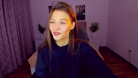 Snapshot of miapaw chatting on 12-22-24, 06:26 Mia online show from 12-22-24, 06:26