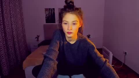 Snapshot of miapaw chatting on 12-26-24, 07:27 Mia online show from 12-26-24, 07:27