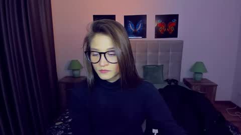 Snapshot of miapaw chatting on 01-05-25, 09:25 Mia online show from 01-05-25, 09:25