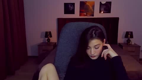 Snapshot of miapaw chatting on 01-10-25, 08:26 Mia online show from 01-10-25, 08:26