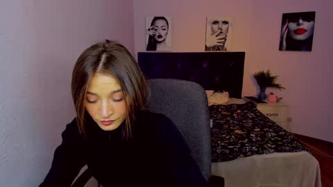 Snapshot of miapaw chatting on 01-14-25, 11:05 Mia online show from 01-14-25, 11:05