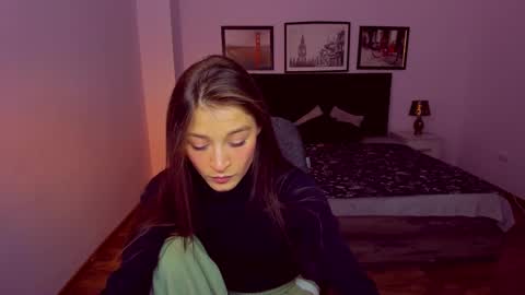 Snapshot of miapaw chatting on 01-15-25, 05:58 Mia online show from 01-15-25, 05:58