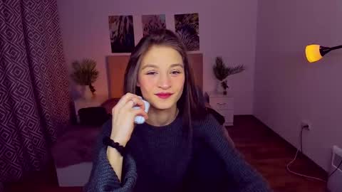 Snapshot of miapaw chatting on 01-19-25, 06:21 Mia online show from 01-19-25, 06:21