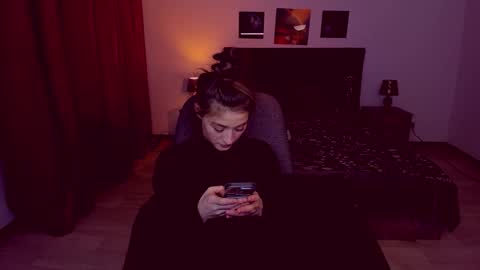 Snapshot of miapaw chatting on 01-25-25, 09:35 Mia online show from 01-25-25, 09:35