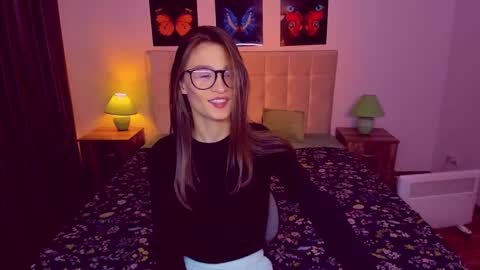 Snapshot of miapaw chatting on 01-26-25, 06:37 Mia online show from 01-26-25, 06:37