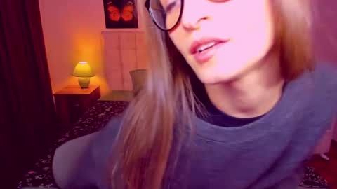 Snapshot of miapaw chatting on 01-26-25, 09:40 Mia online show from 01-26-25, 09:40