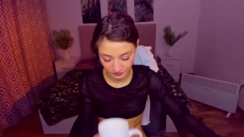 Snapshot of miapaw chatting on 01-30-25, 01:11 Mia online show from 01-30-25, 01:11