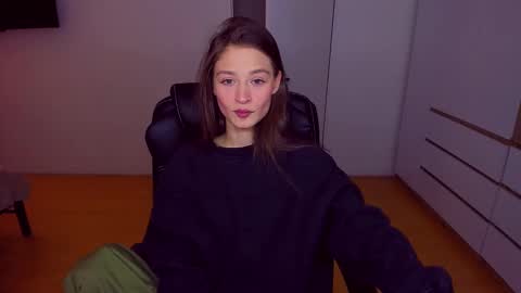 Snapshot of miapaw chatting on 02-10-25, 02:59 Mia online show from 02-10-25, 02:59