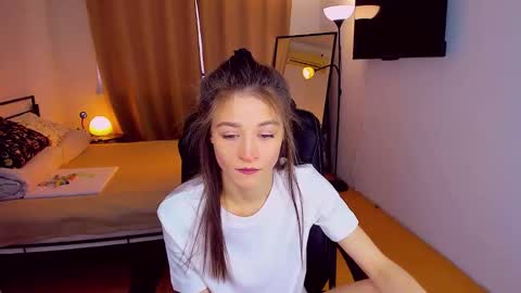 Snapshot of miapaw chatting on 02-16-25, 01:49 Mia online show from 02-16-25, 01:49