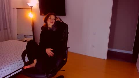 Snapshot of miapaw chatting on 11-01-25, 07:49 Mia online show from 11-01-25, 07:49