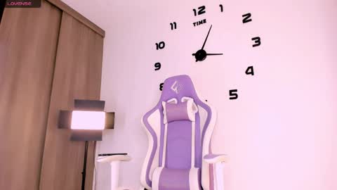Snapshot of miapink_ofii_ chatting on 04-28-26, 07:02 180126 - starts at 1400PM online show from 04-28-26, 07:02